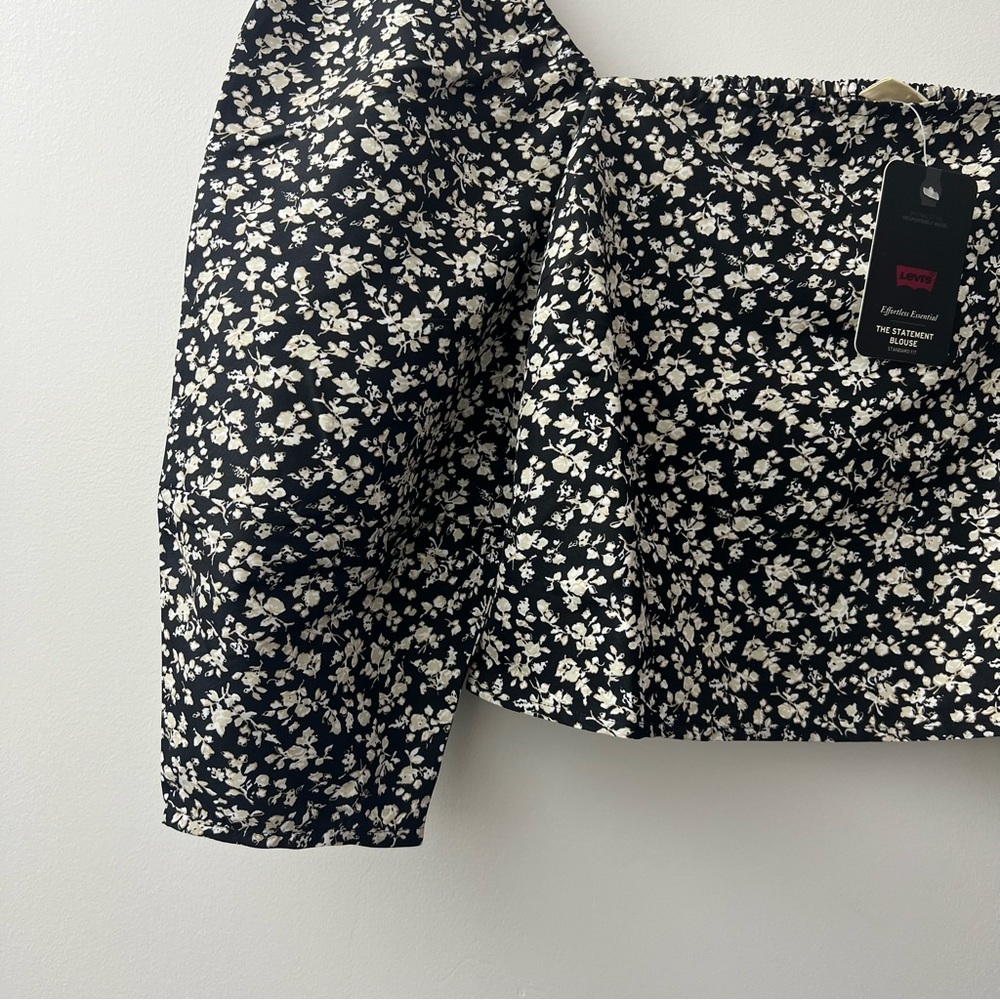 Levi’s NWT Black Floral The Statement Blouse Peasant - Picture 2 of 9